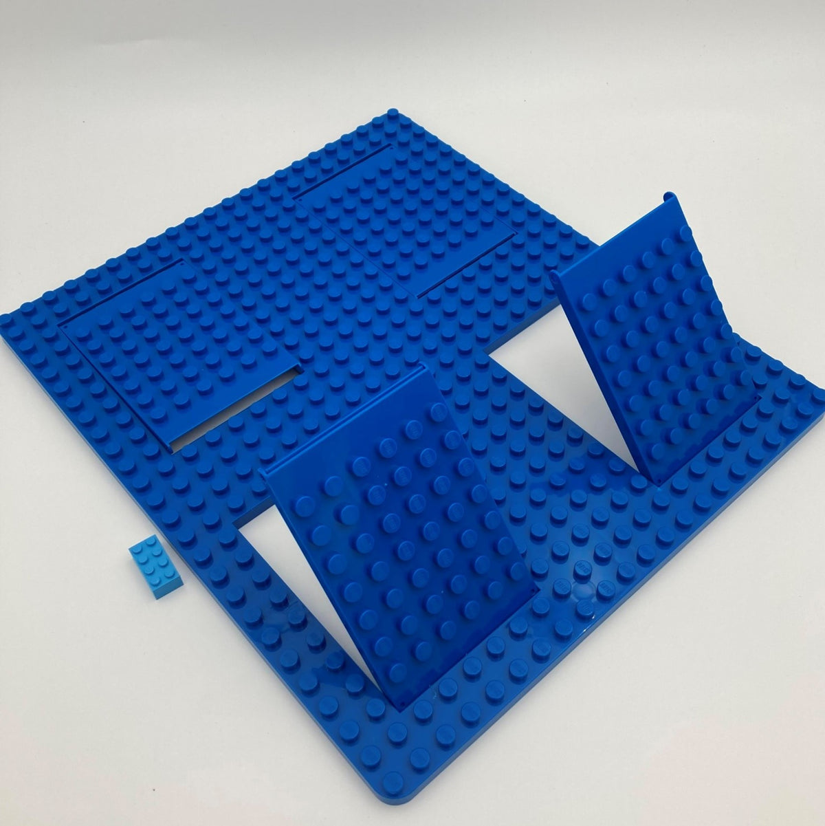 AA004 - Large base plate blue