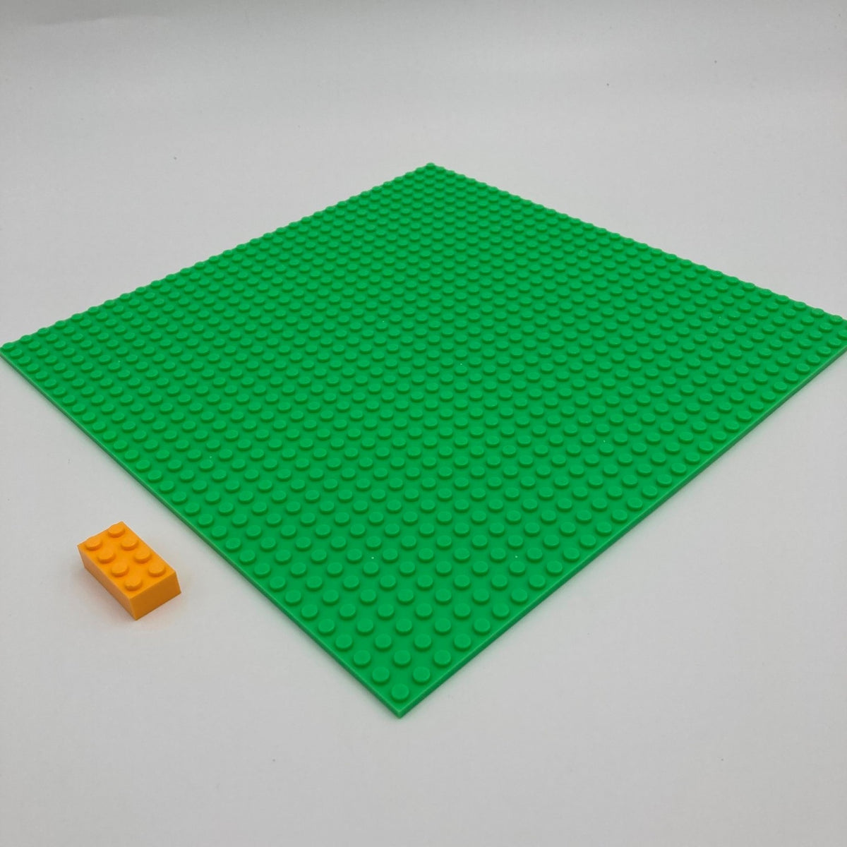AA0028 - Grundplatte pastell grün, unterbaubar 32x32